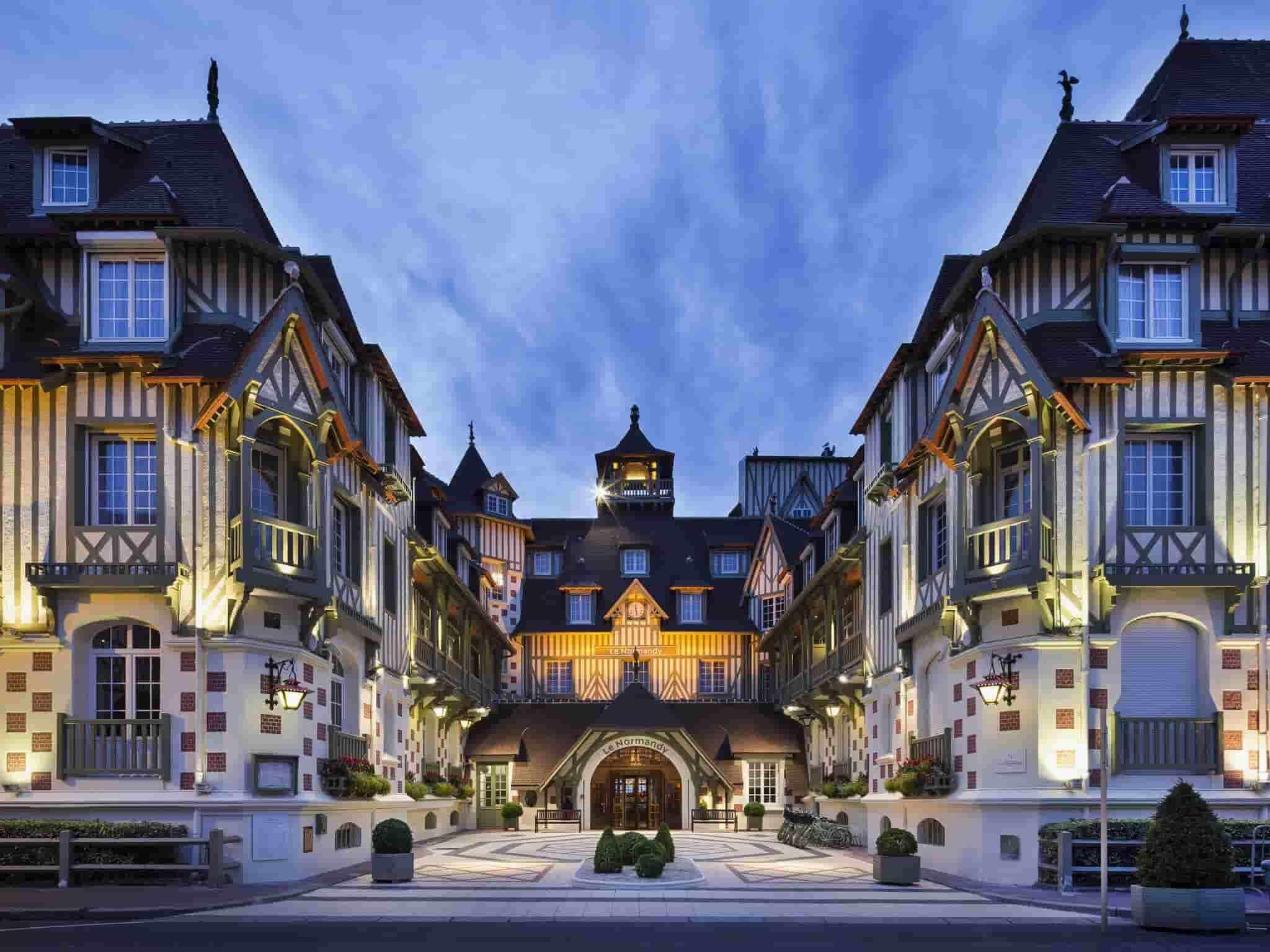 Hotel Barrière Le Normandy 5*