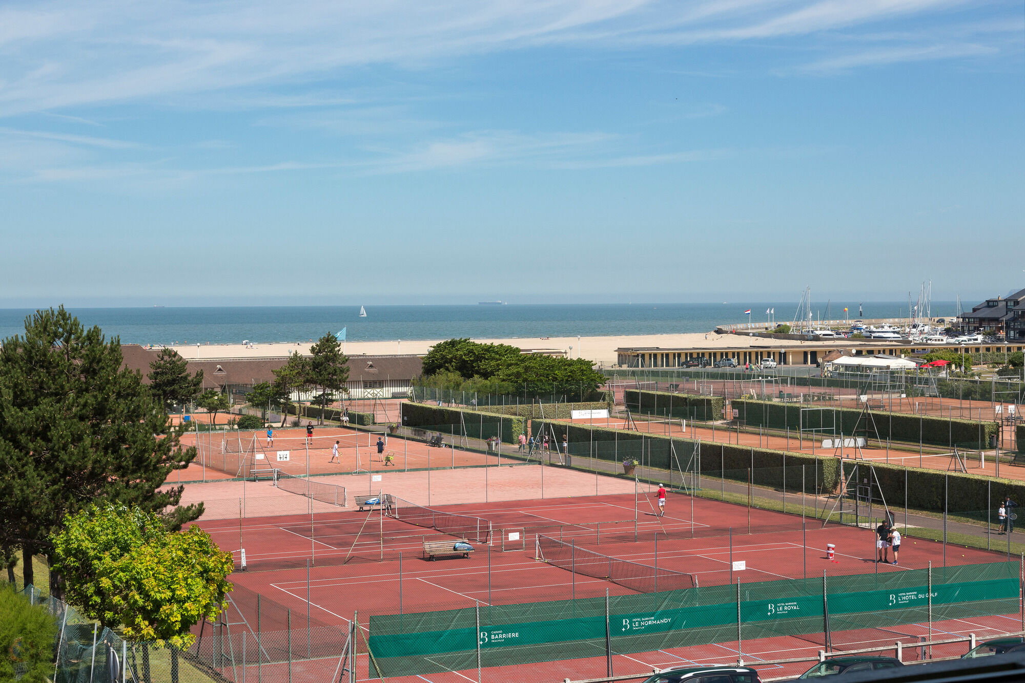 Barriere Le Normandy 5*多维尔